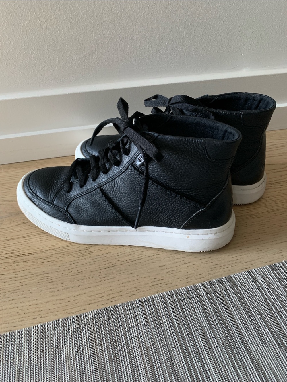 UGG Women’s High-Top sneakers